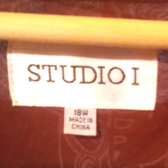 Studio I beautiful floral maxi dress - Picture 3 of 5